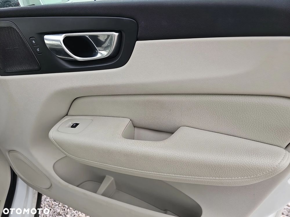 Volvo XC 60 T8 Plug-In Hybrid AWD Inscription - 21