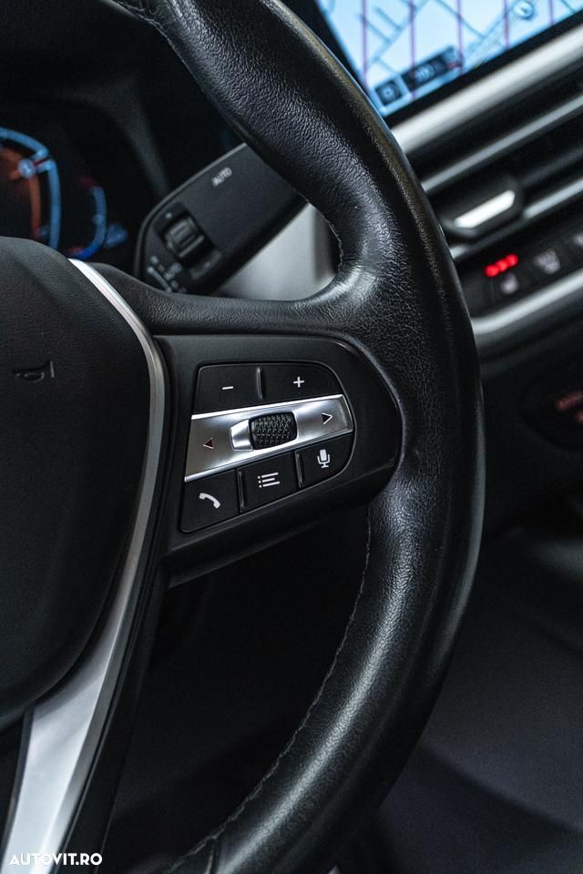 BMW Seria 3 320i Aut. Sport Line - 27