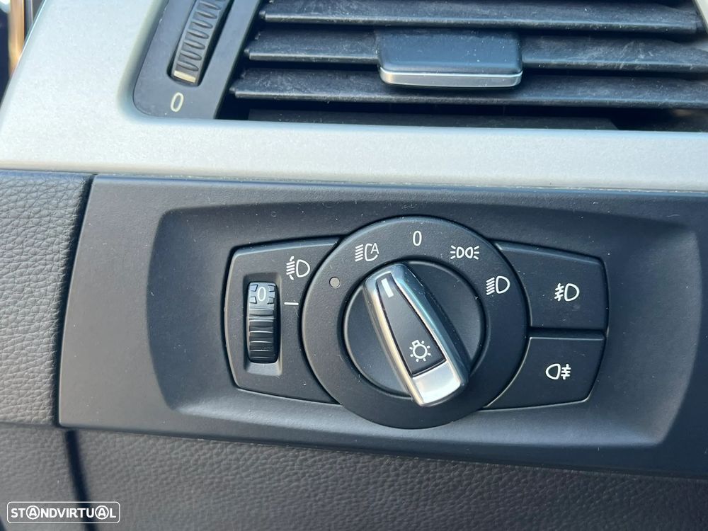 BMW 320 d Dynamic - 9