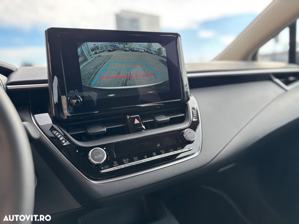 Toyota Corolla Sedan 1.8 HSD Eco - 16