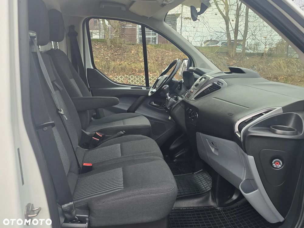 Ford TRANSIT CUSTOM - 13