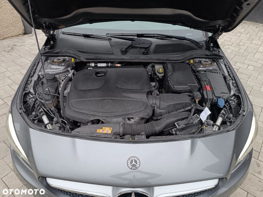 Mercedes-Benz CLA 200 7G-DCT UrbanStyle Edition - 18