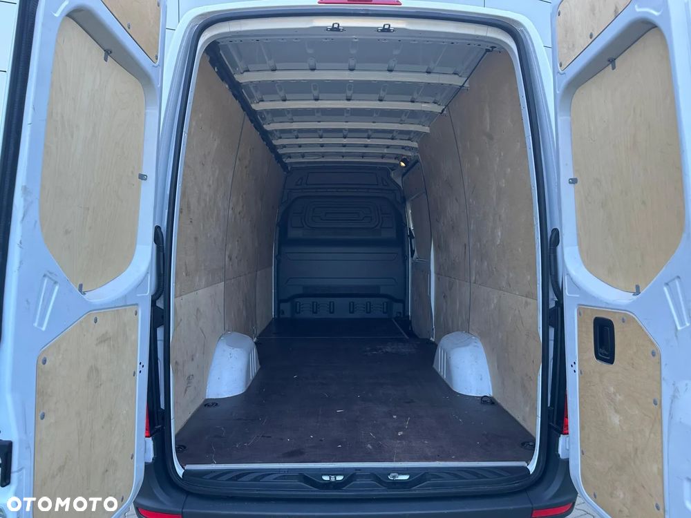 Mercedes-Benz Sprinter - 9