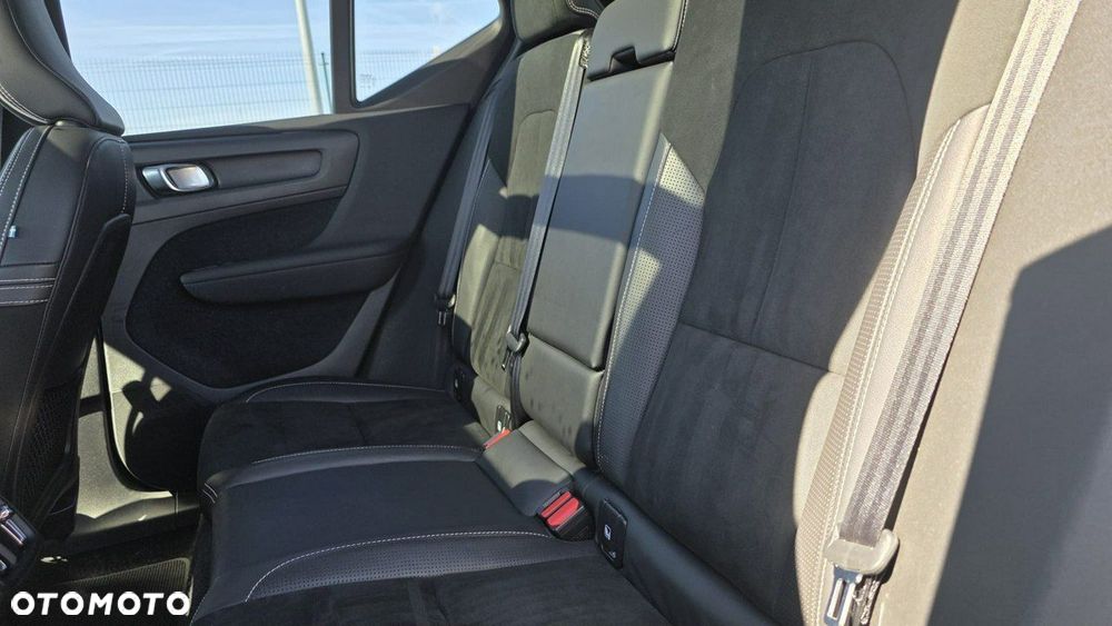 Volvo XC 40 - 24