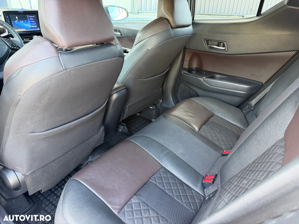 Toyota C-HR Lounge - 12