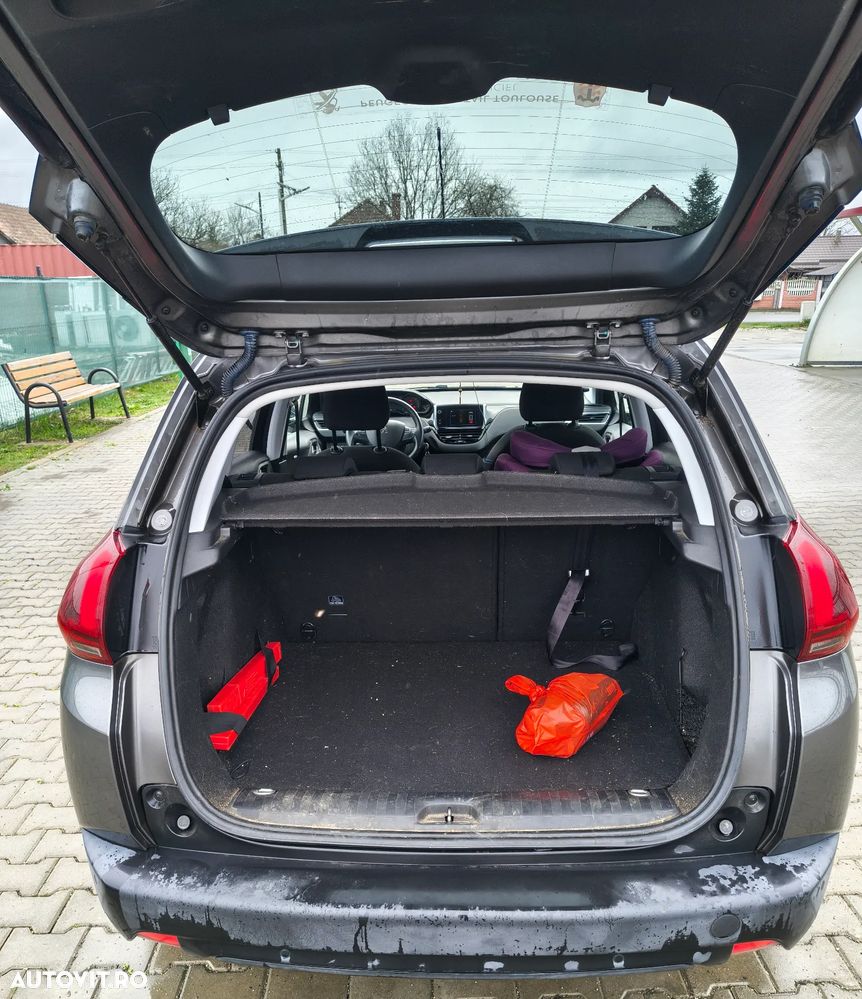 Peugeot 2008 PureTech 110 Style - 12