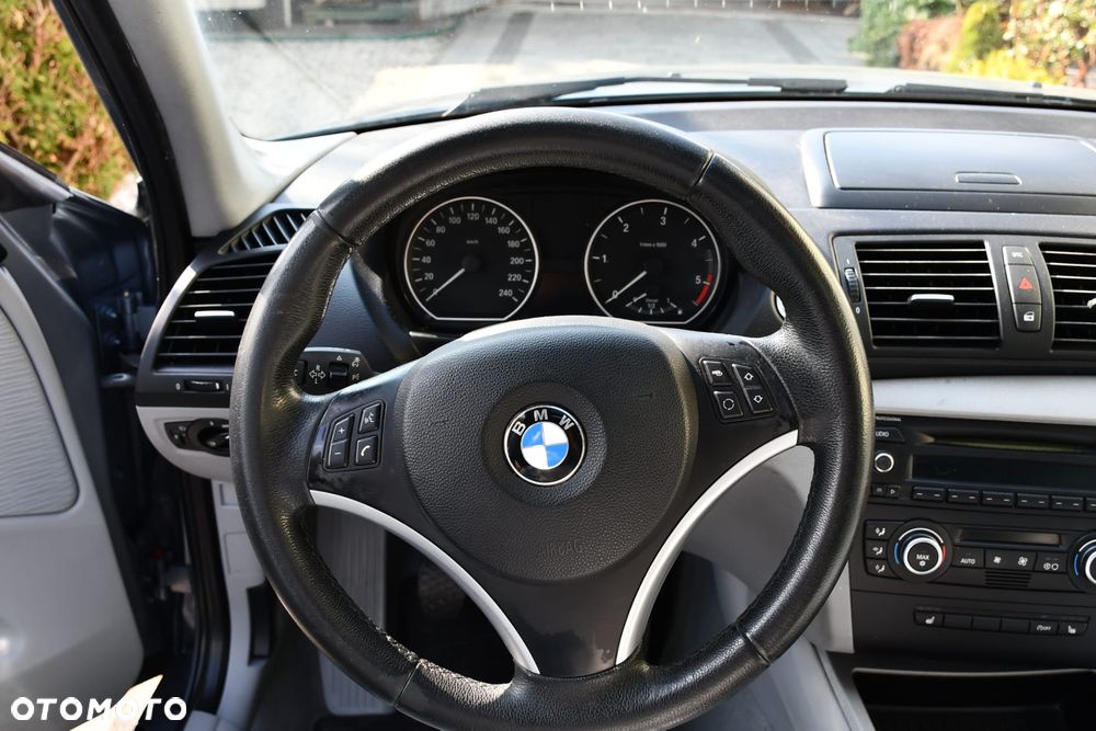 BMW Seria 1 118d DPF - 8