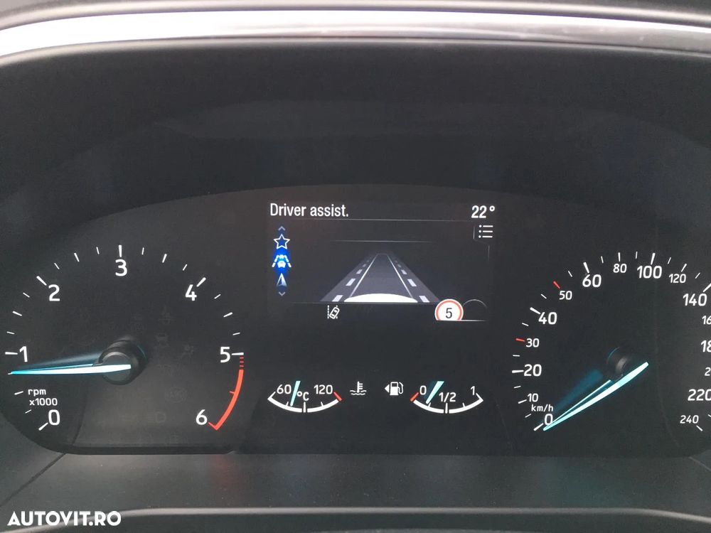 Ford Focus Turnier 1.5 EcoBlue Start-Stopp-System TITANIUM DESIGN - 28