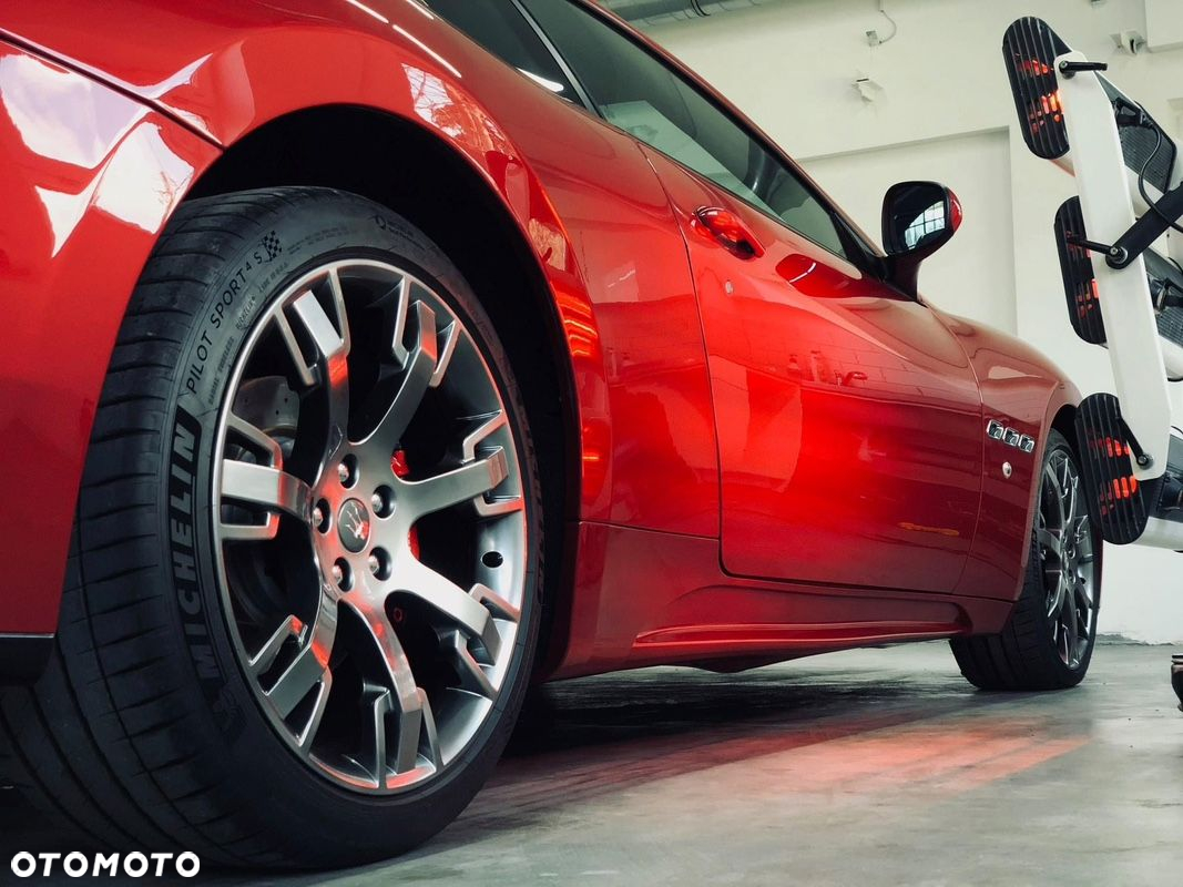 Maserati GranTurismo S Automat - 7
