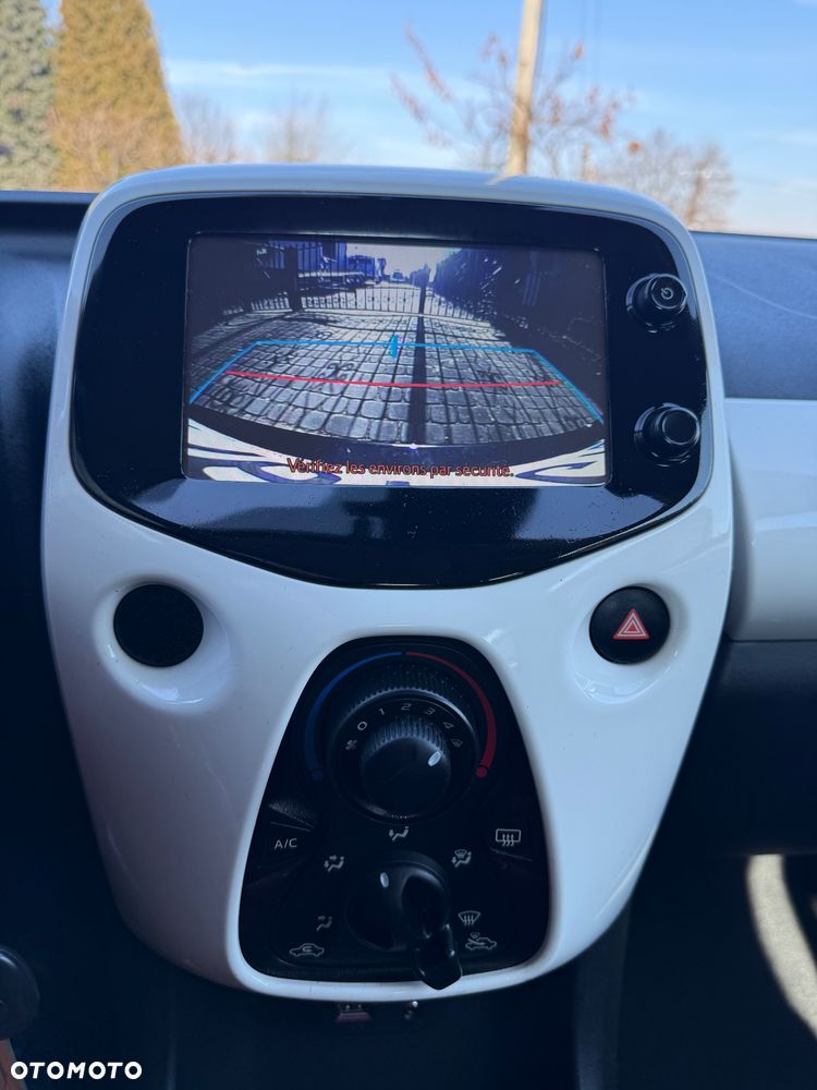 Toyota Aygo x-clusiv - 23