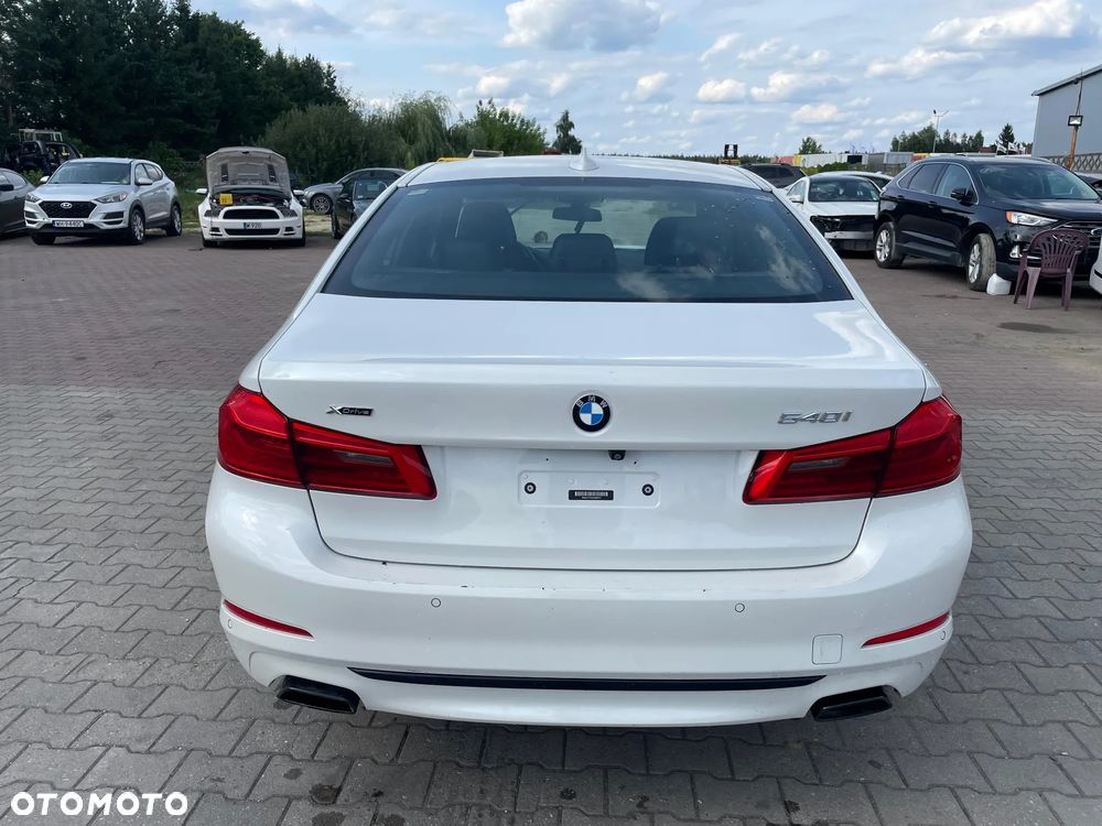 BMW Seria 5 540i xDrive Sport Line - 3