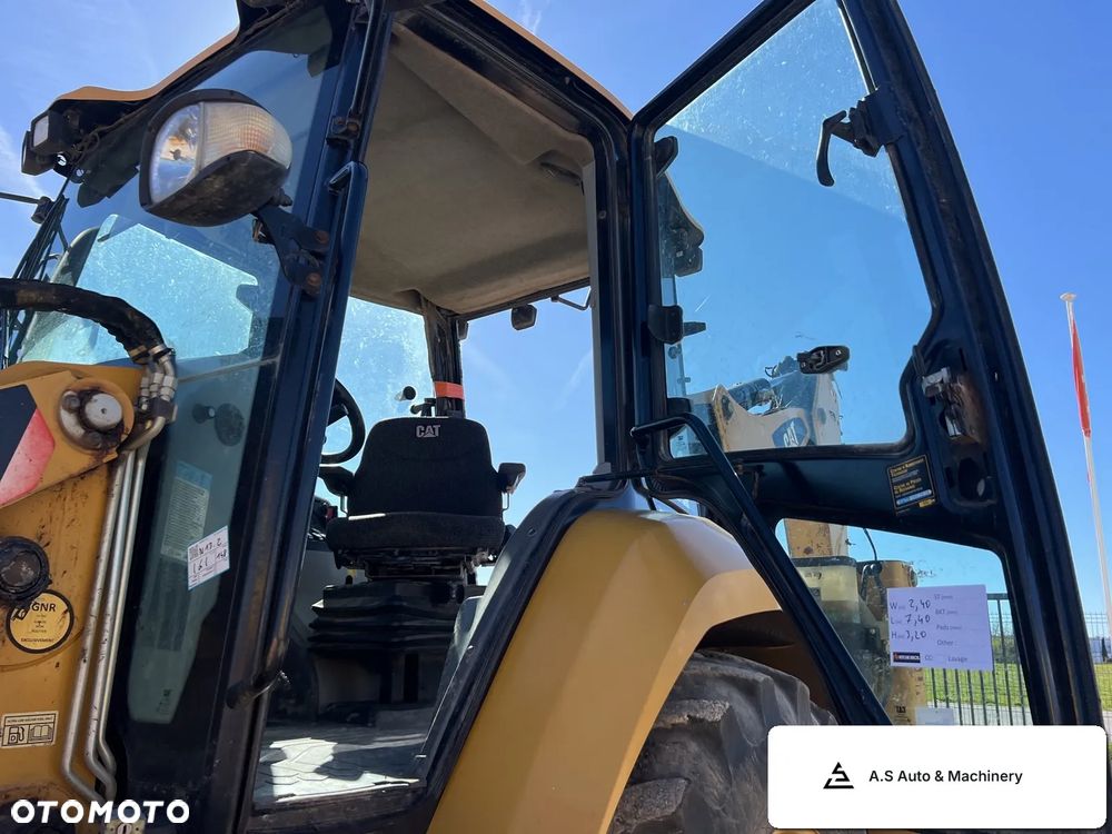 Caterpillar 432F2 - 24