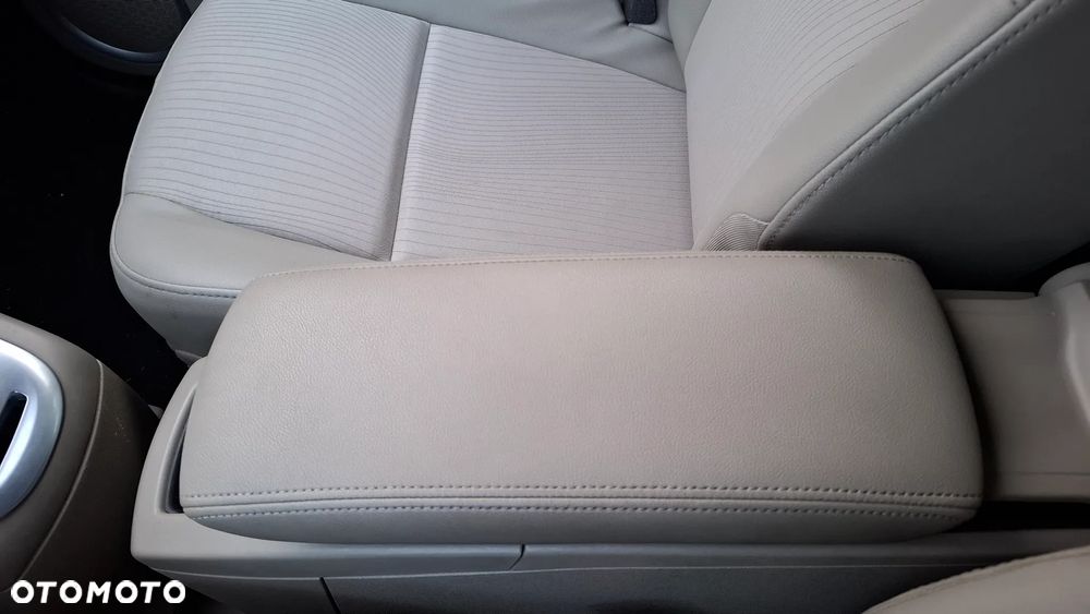 Renault Scenic 1.9 dCi Privilege Euro5 - 27