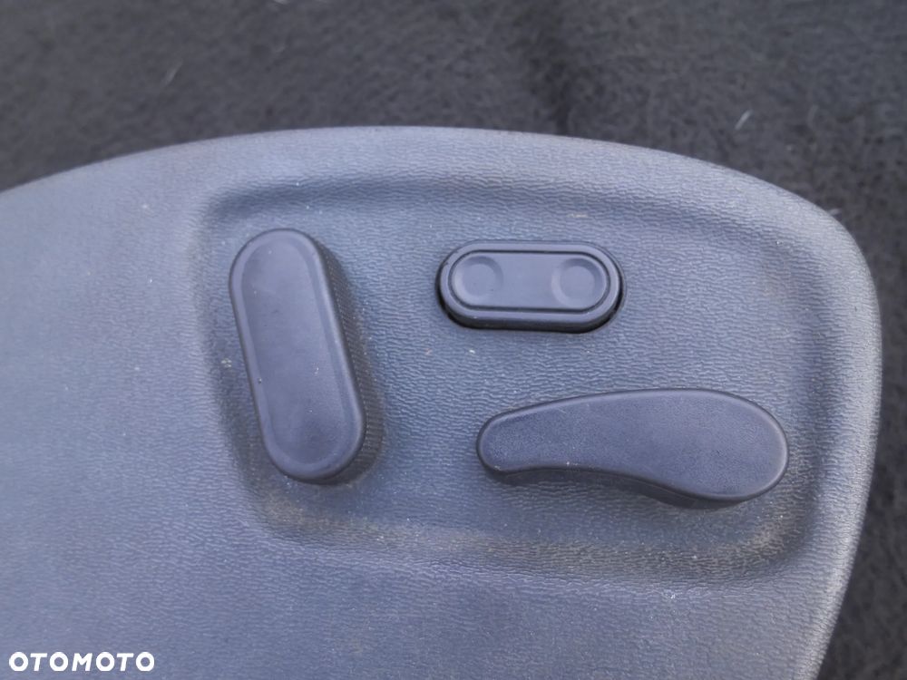 AUDI A3 S3 8L REGULACJA FOTELA RECARO 73003022 WTYCZKI INSTALACJA - 2