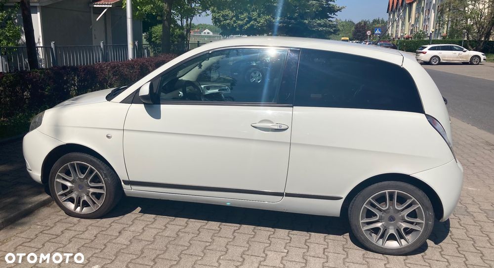 Lancia Ypsilon 1.4 16V Versus (4 os.) - 11