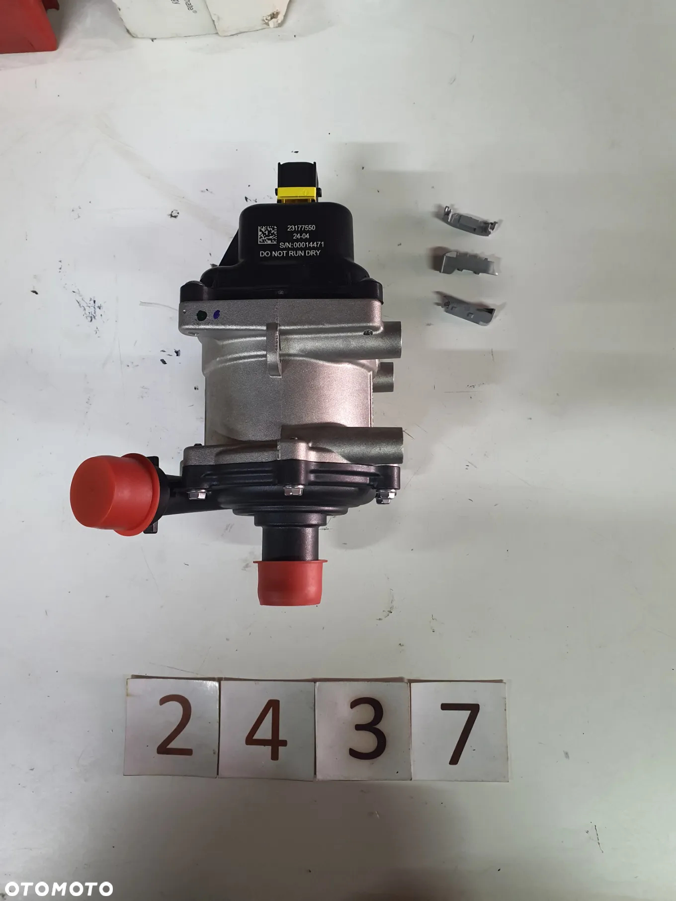 Pompa wody cieczy Volvo 23177550 - 9