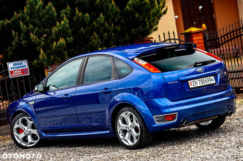 Ford Focus 2.5 ST - 11