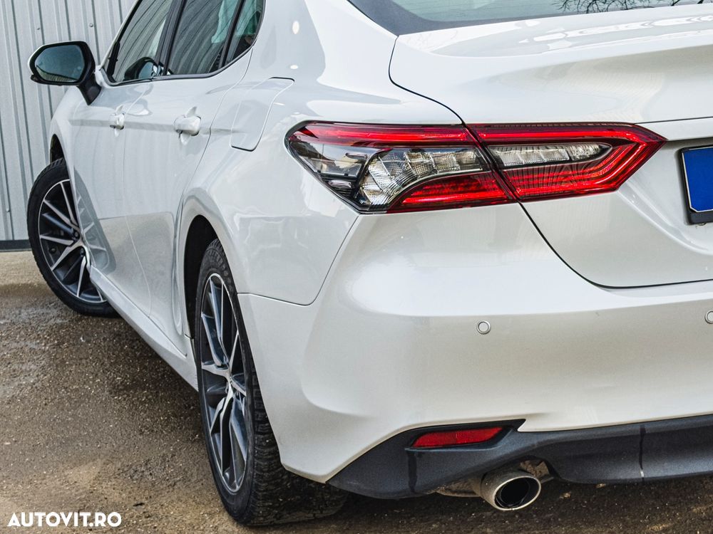 Toyota Camry 2.5 Hybrid Exclusive - 23