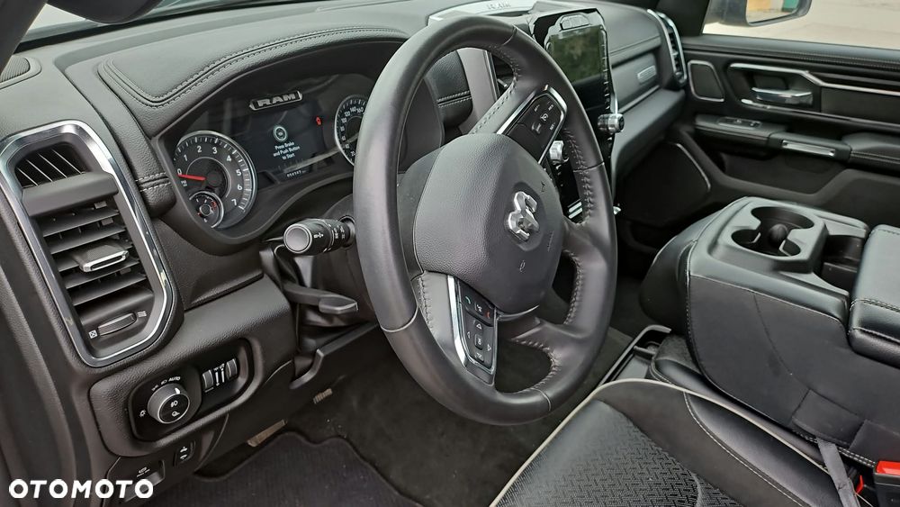 RAM 1500 Crew Cab Shortbed Laramie - 20