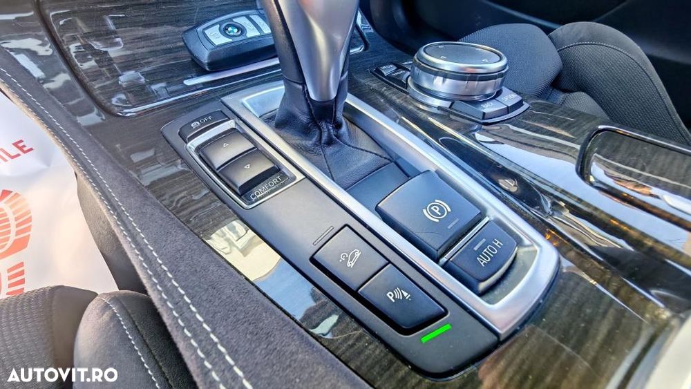 BMW Seria 5 530d xDrive Sport-Aut. - 12