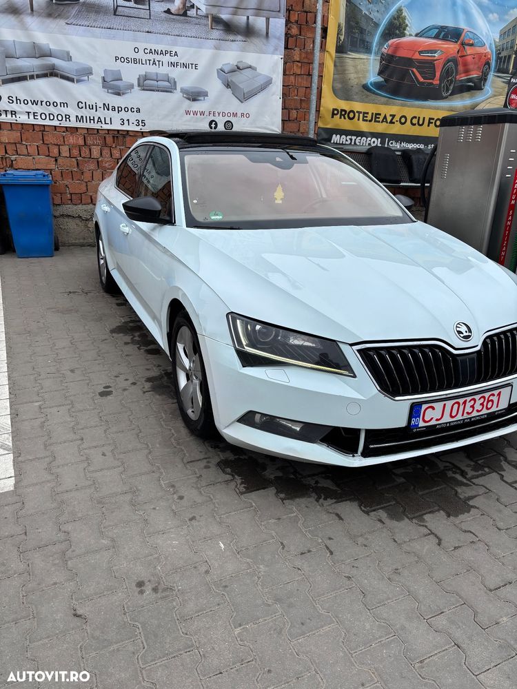 Skoda Superb 2.0 TDI DSG Sportline - 2