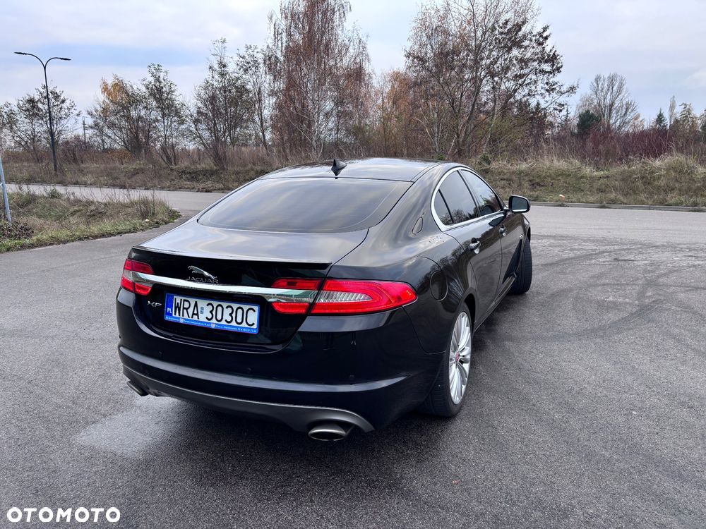 Jaguar XF 3.0 T AWD Premium Luxury - 4