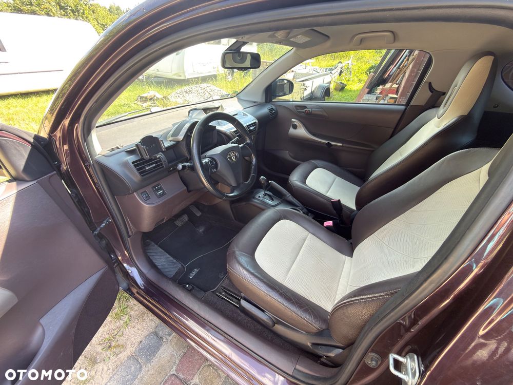 Toyota iQ 1.0 Sol EU5 CVT - 11