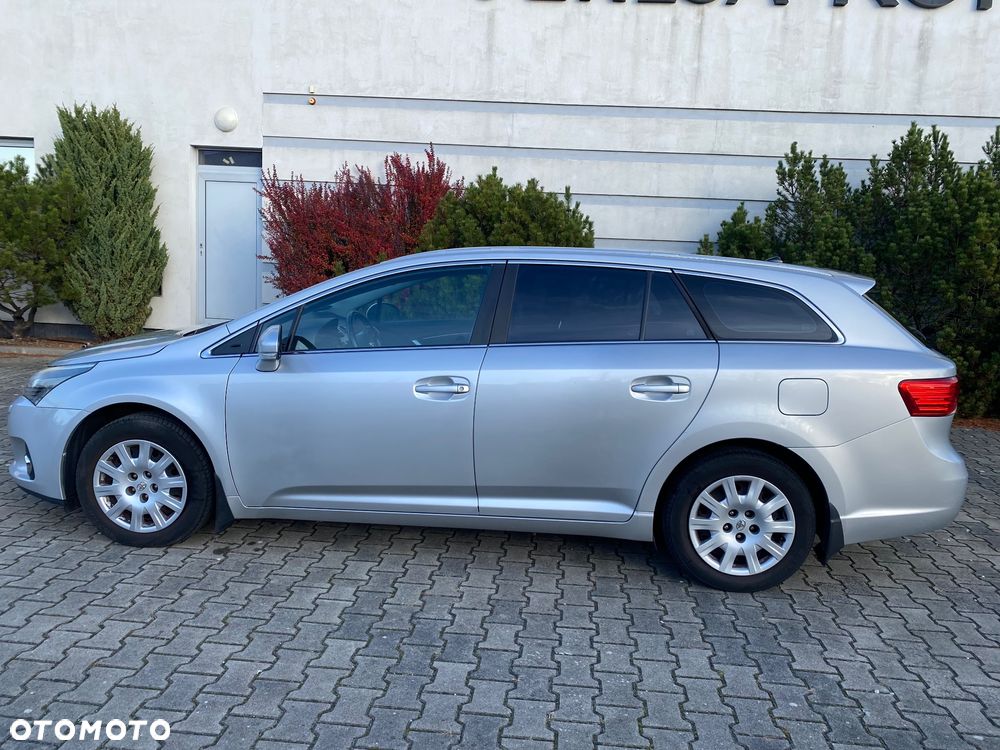 Toyota Avensis 1.8 Sol plus NAVI - 6