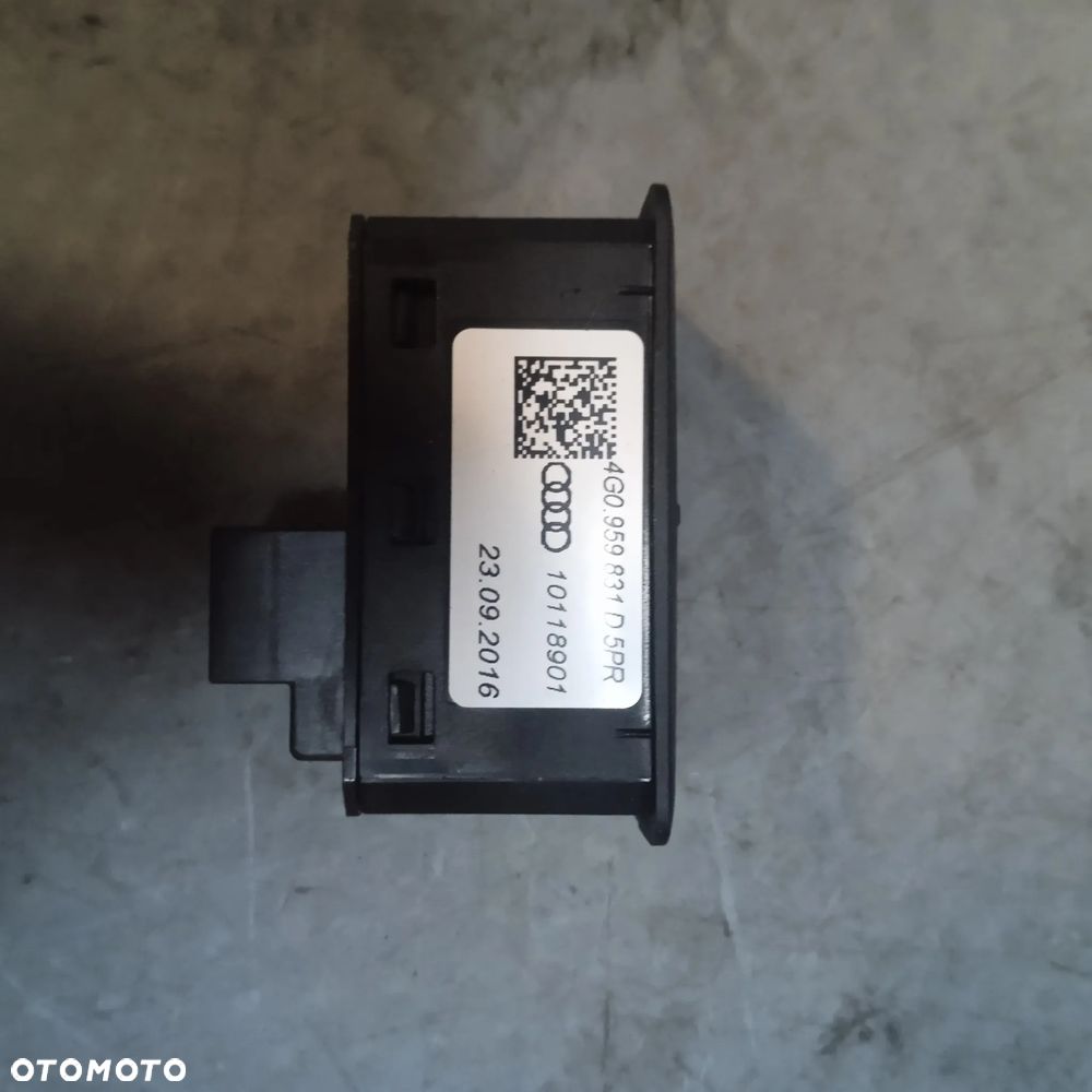 Przycisk otwierana klapy A4 B9 4G0959831D - 2