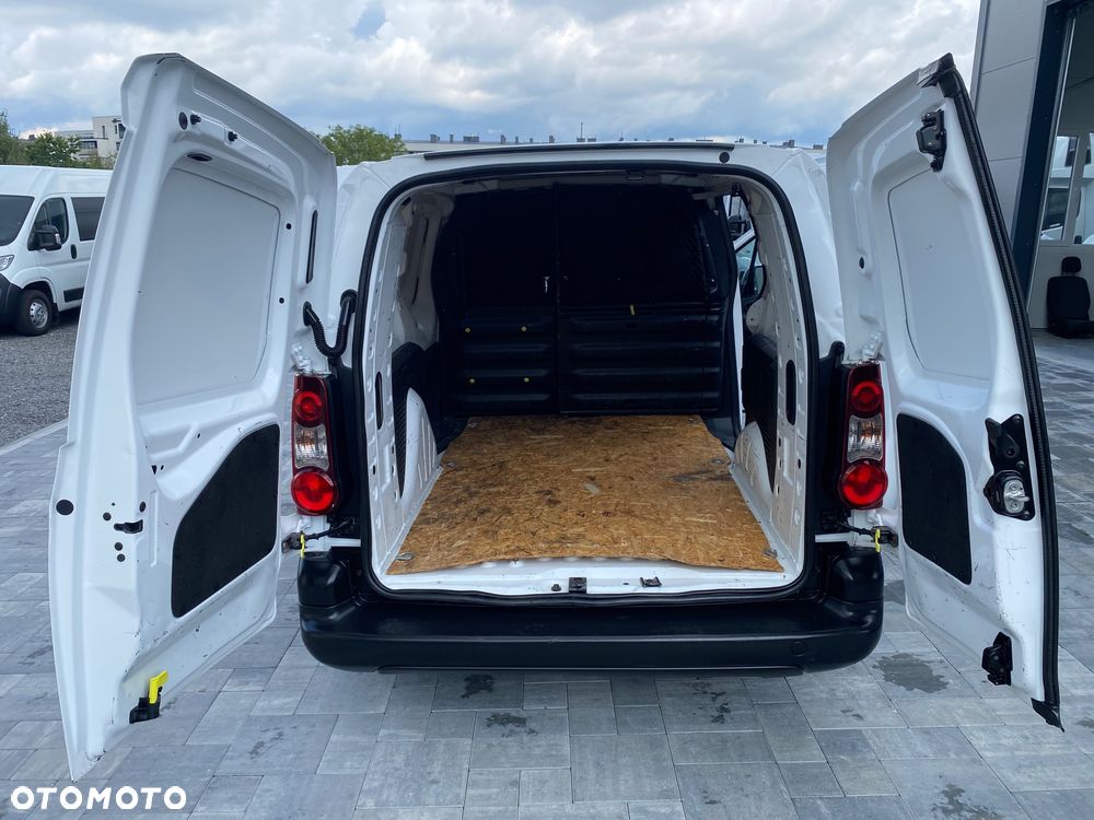 Citroën BERLINGO 1.6 HDI, MAX długi, 3-osobowy, klimatyzacja, zakupiony w salonie w Rzeszowie - 12
