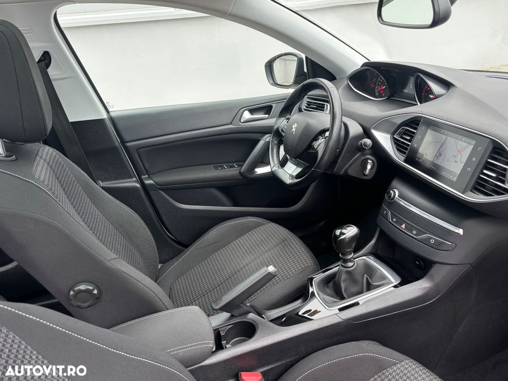 Peugeot 308 SW PureTech 110 Stop & Start Allure - 36