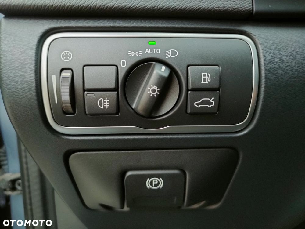 Volvo V60 D4 Geartronic Summum - 30