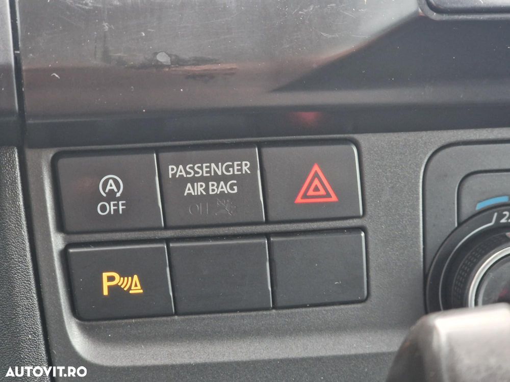 Volkswagen Caravelle - 17