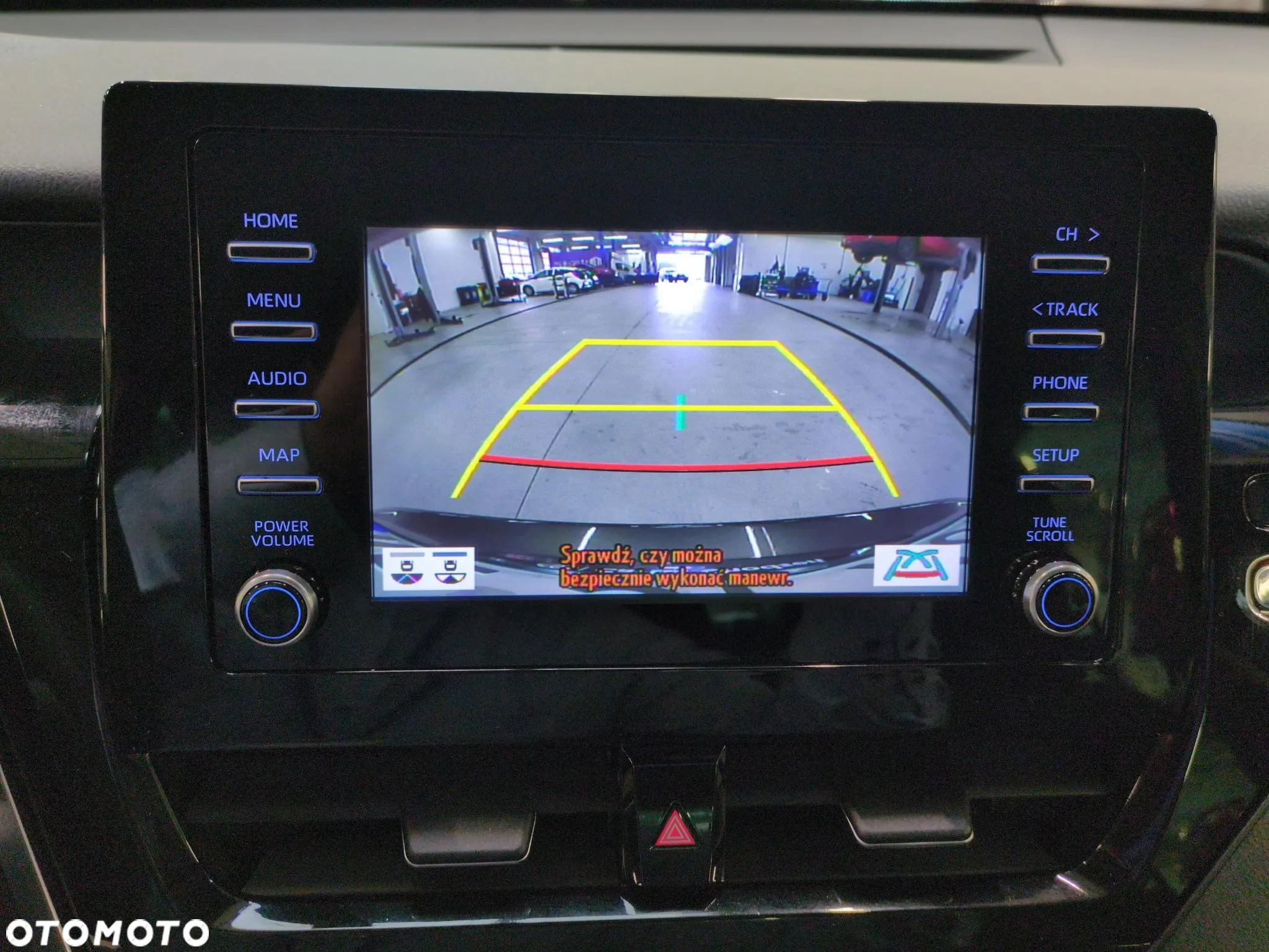Toyota Camry 2.5 Hybrid Comfort CVT - 17