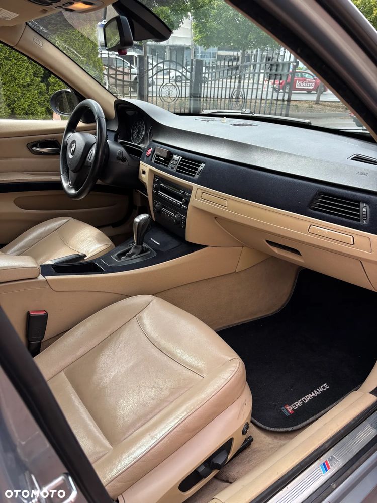 BMW Seria 3 330i - 14