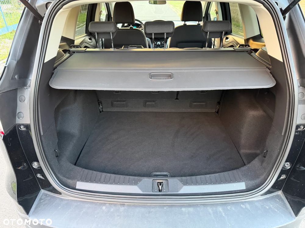 Ford Kuga 2.0 TDCi 2x4 Titanium - 23