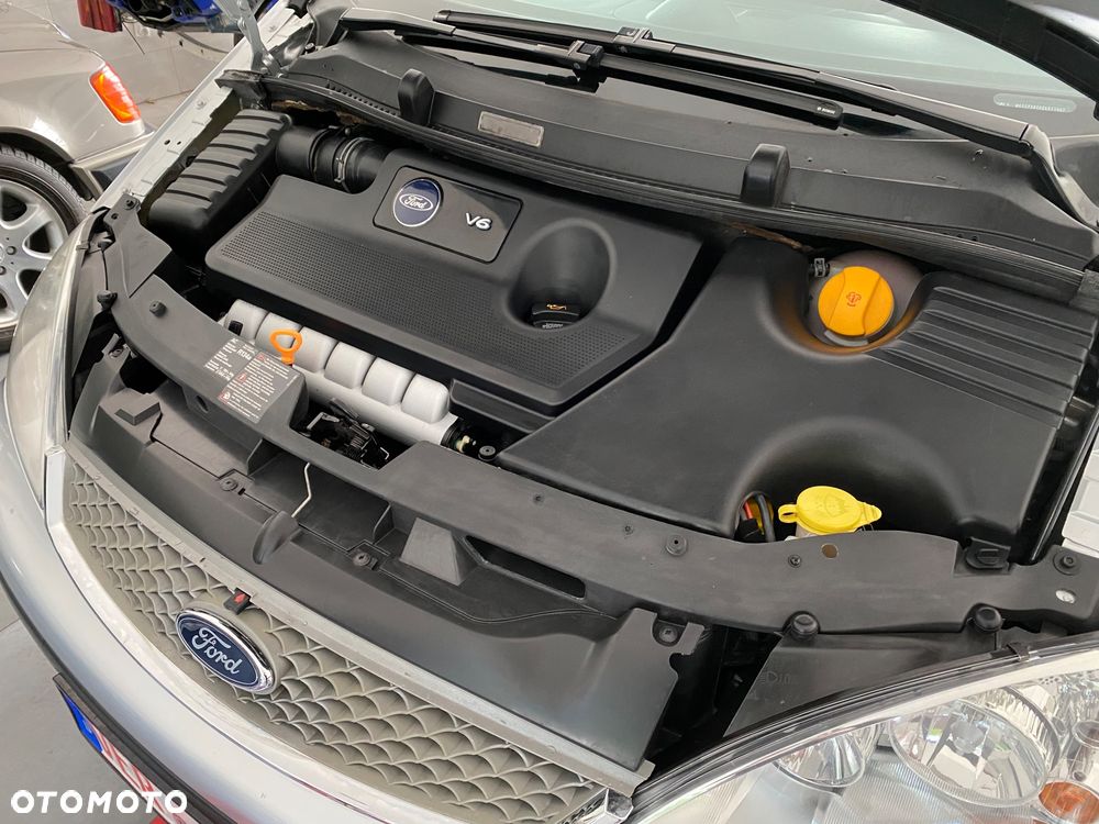 Ford Galaxy - 37