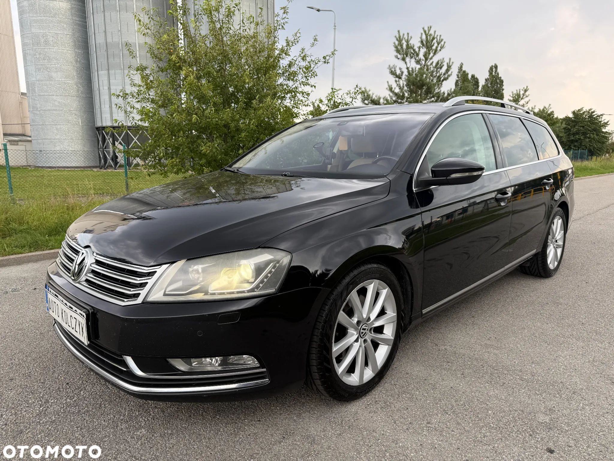 Volkswagen Passat - 1