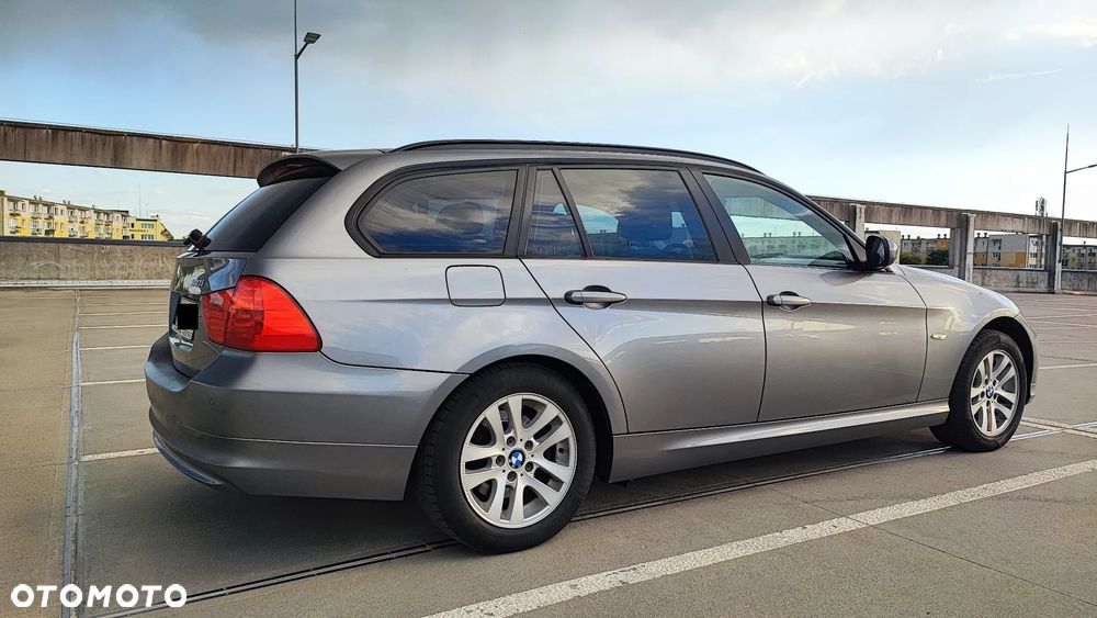 BMW Seria 3 318i - 9