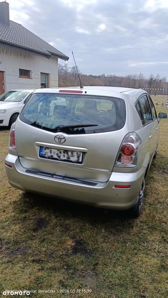 Toyota Corolla Verso 2.0 D-4D Terra - 4
