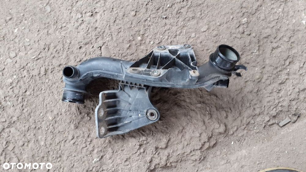 Rura interkulera  8K0 145 673 AD