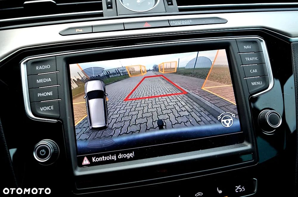 Volkswagen Passat - 34