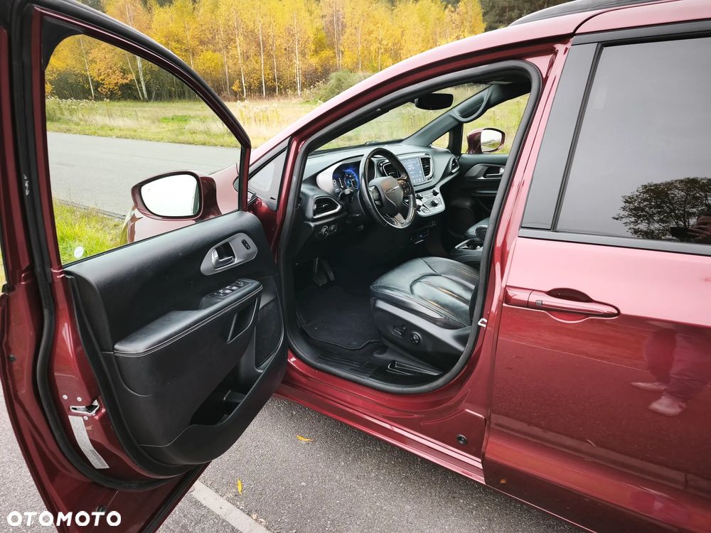 Chrysler Pacifica - 24