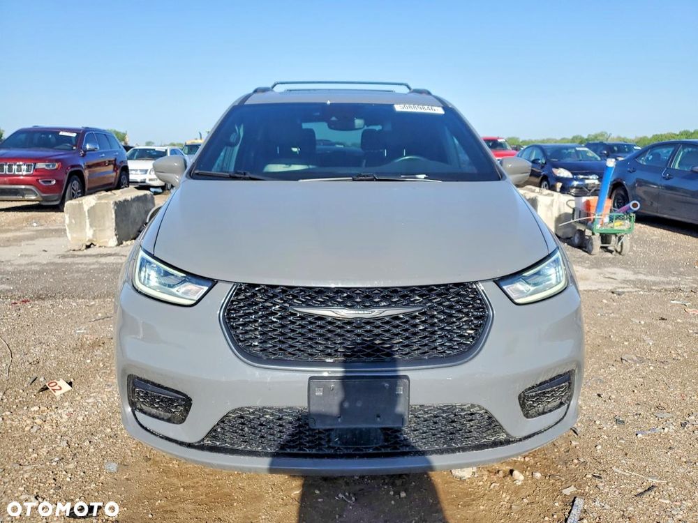 Chrysler Pacifica - 3