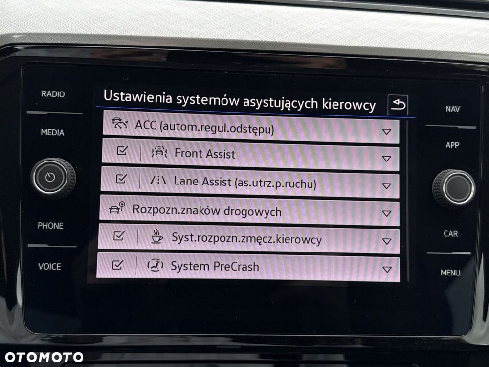 Volkswagen Passat 2.0 TDI Business DSG - 32