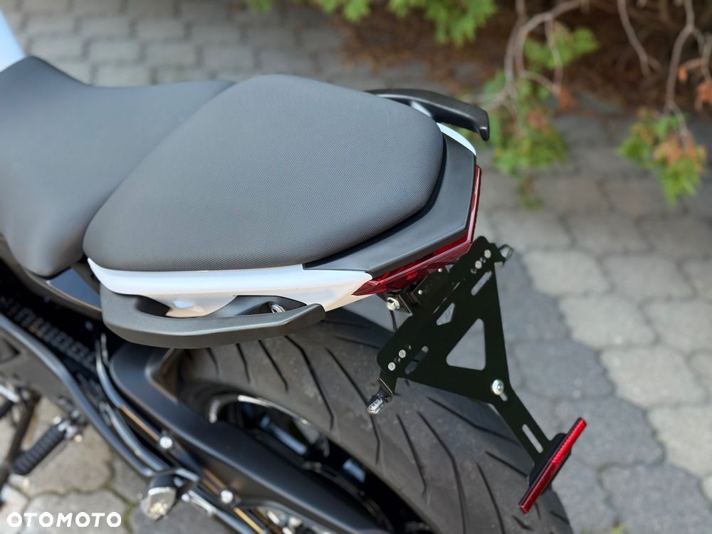 Kawasaki ER - 37