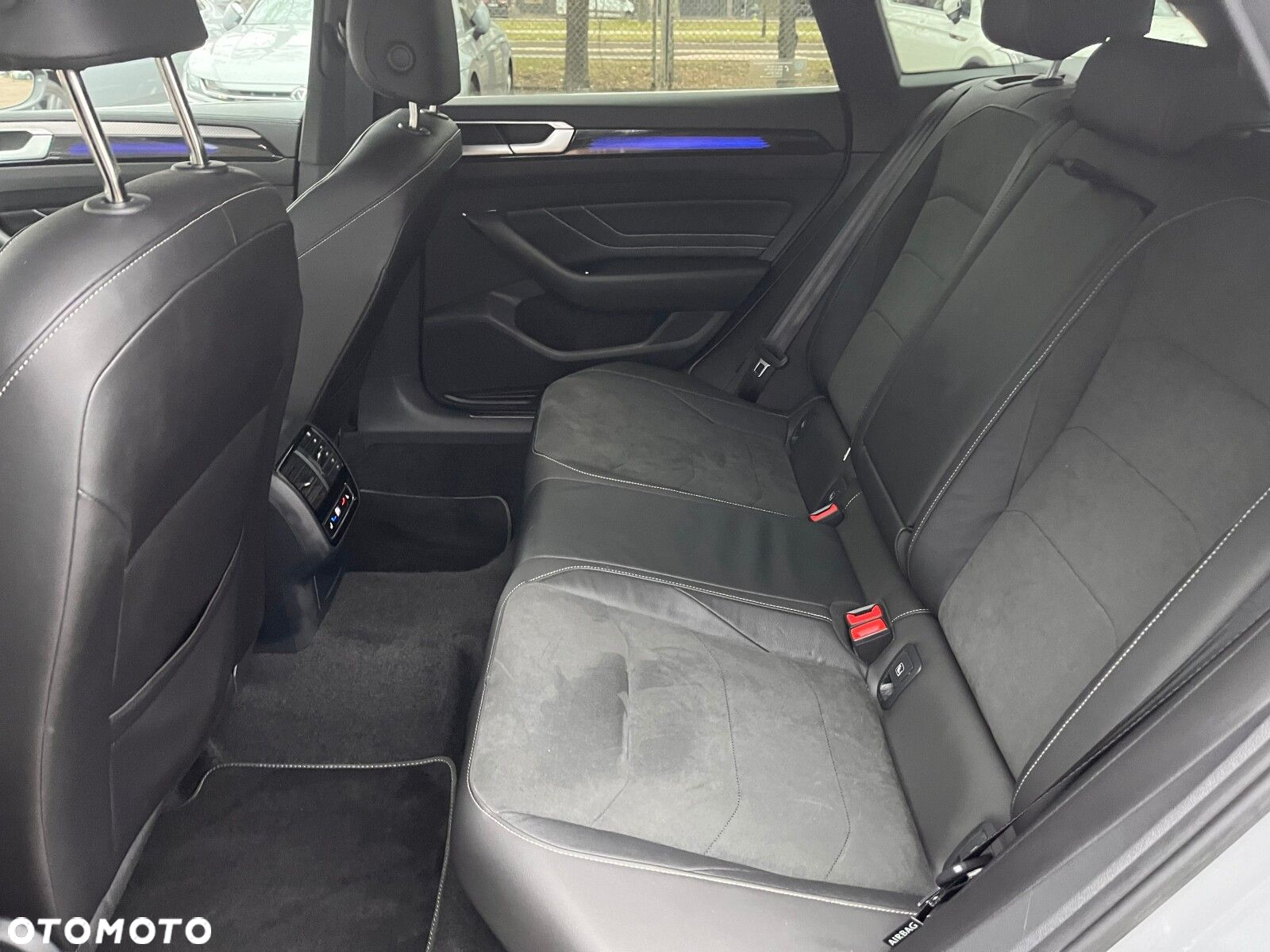 Volkswagen Arteon 2.0 TSI R-Line DSG - 27