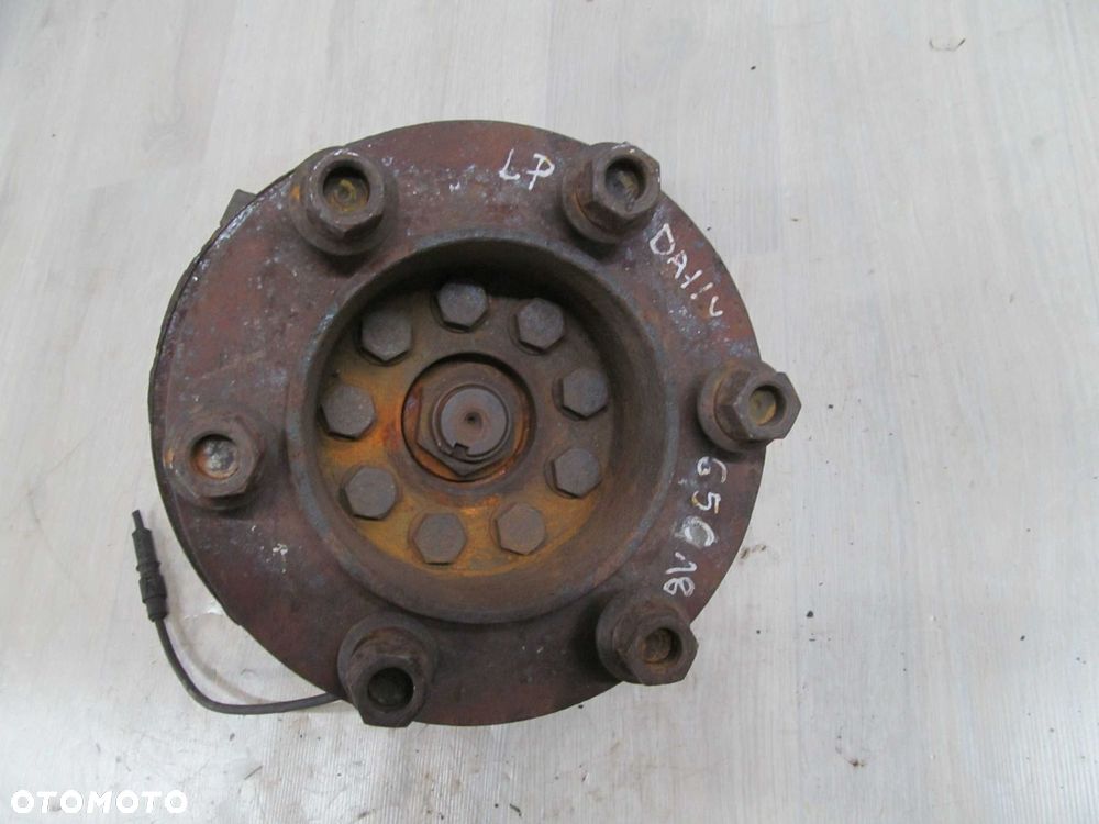 IVECO DAILY IV 65C 70C 06-14 PIASTA ZWROTNICA KOLA LEWY PRZOD - 1