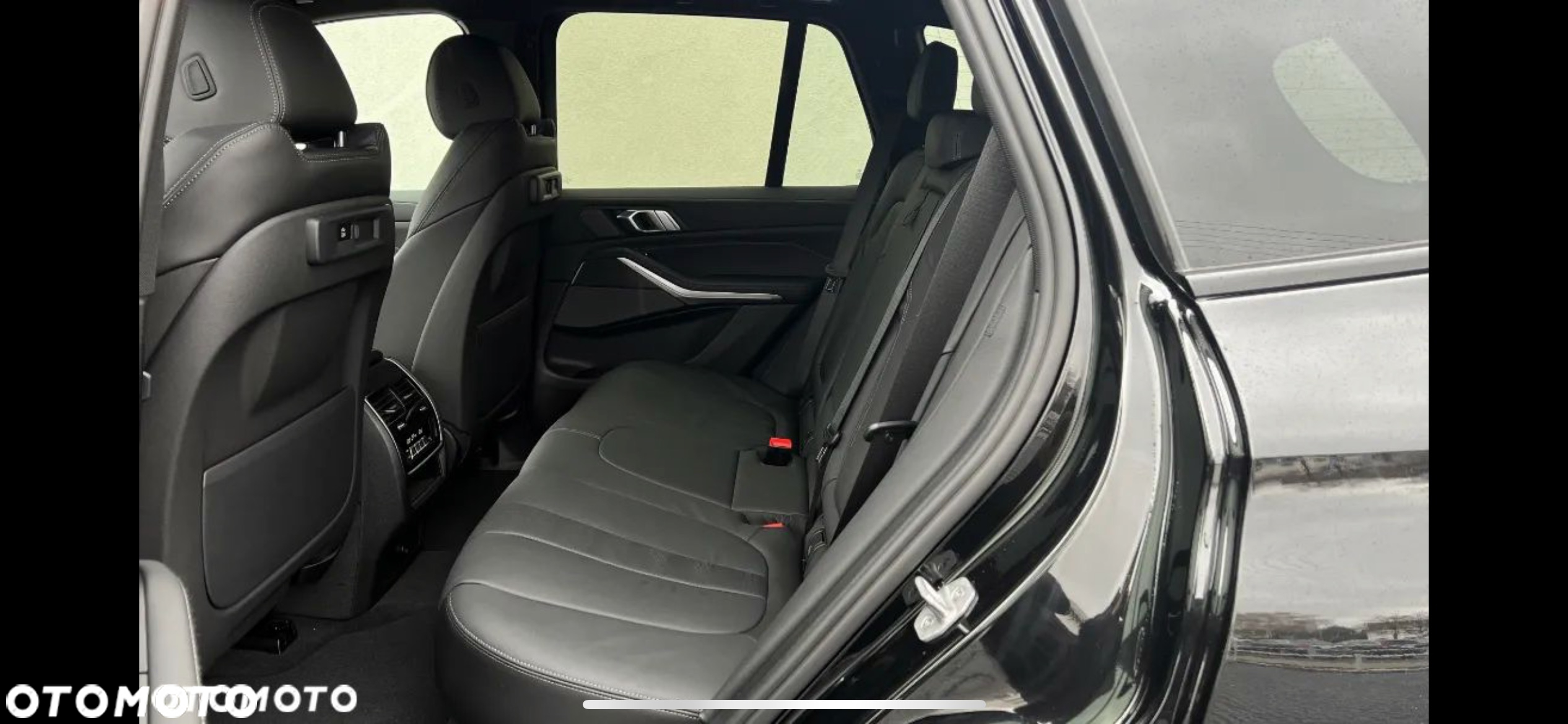 BMW X5 M M50i - 11
