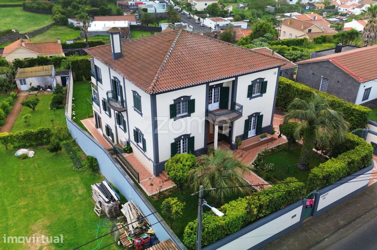 Moradia T4 com Elevador e Jardim – Pico da Pedra - Grande imagem: 5/40